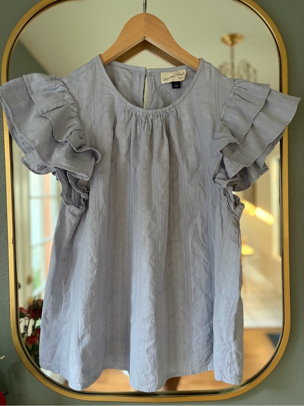 Father’s Day Sale-Light Blue Textured Top 
Size Large 100% Cotton
Cottagecore
